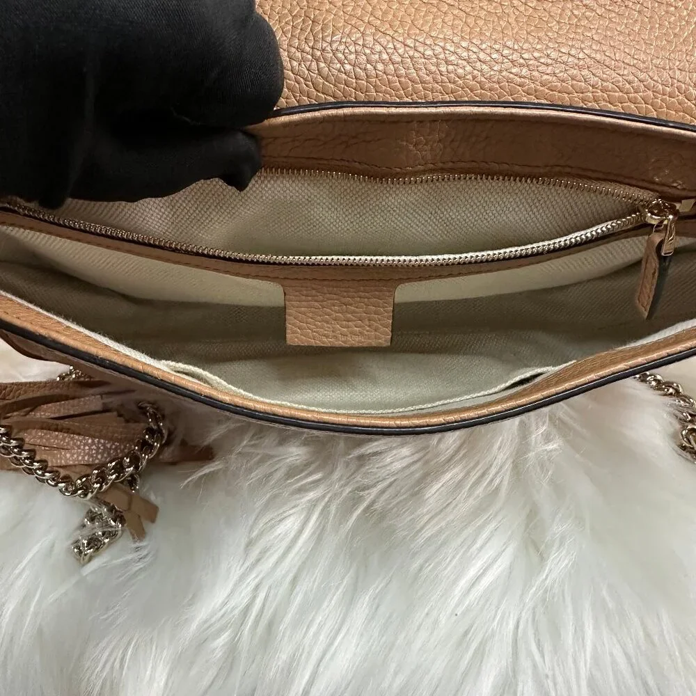 ❌SOLD❌ Authentic Gucci Medium Soho Pebbled Clafskin Leather Long Flap Crossbody - Picture 12 of 17